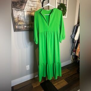 NWT Sunday Up Size Medium Kelly Green Maxi‎ Dress